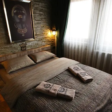 Lejlighedshotel Golden House